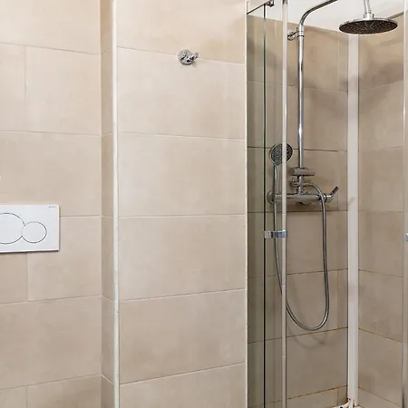 Dehomes - Ampia Casa In Centro 3 E 2 Bagni Apartmán *